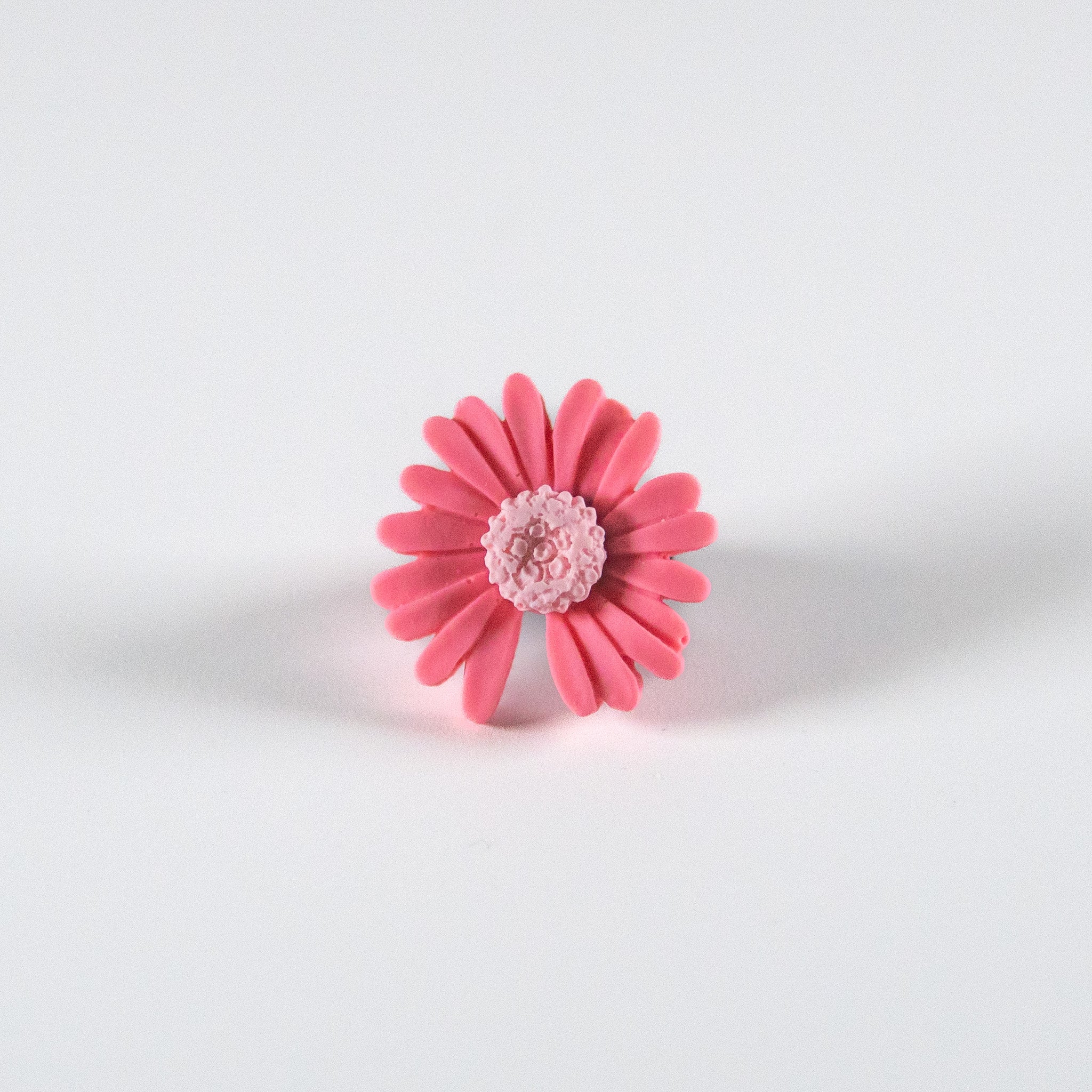 Daisy Charm (Hot Pink)